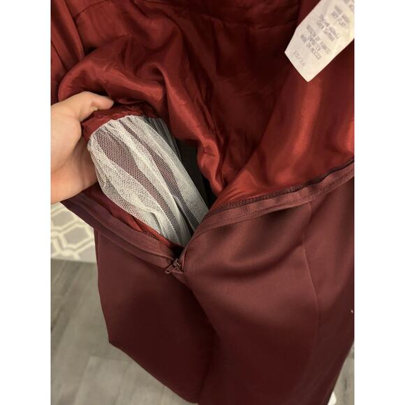 Burgundy Urban Girl Nites Formal Sleeveless Dress size Woman’s 15/16 - Picture 3 of 4